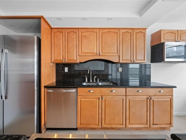 18061 Biscayne Blvd # 1701, Aventura FL 33160