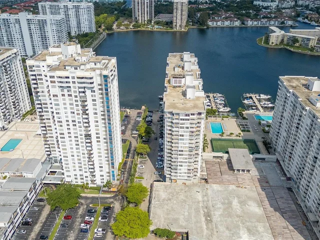 18061 Biscayne Blvd # 1701, Aventura FL 33160