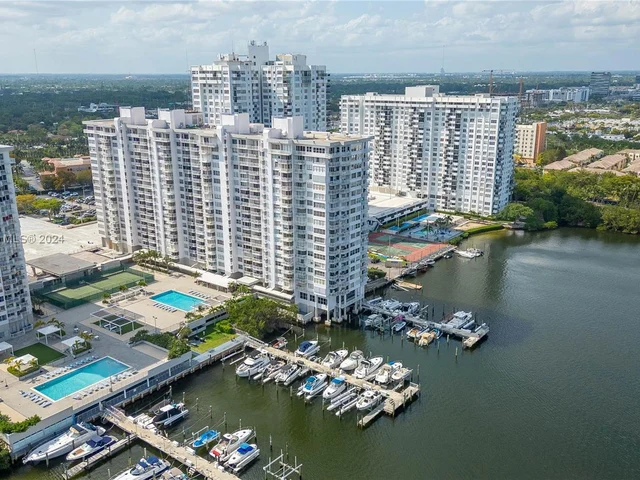 18061 Biscayne Blvd # 1701, Aventura FL 33160