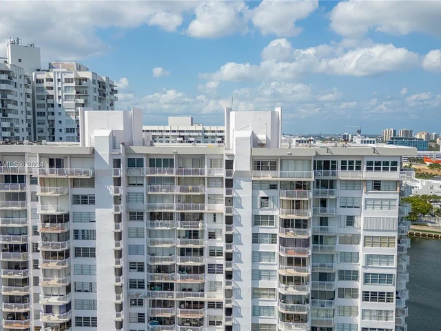 18061 Biscayne Blvd # 1701, Aventura FL 33160