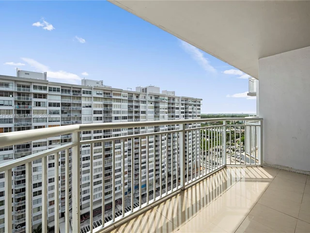 18061 Biscayne Blvd # 1701, Aventura FL 33160