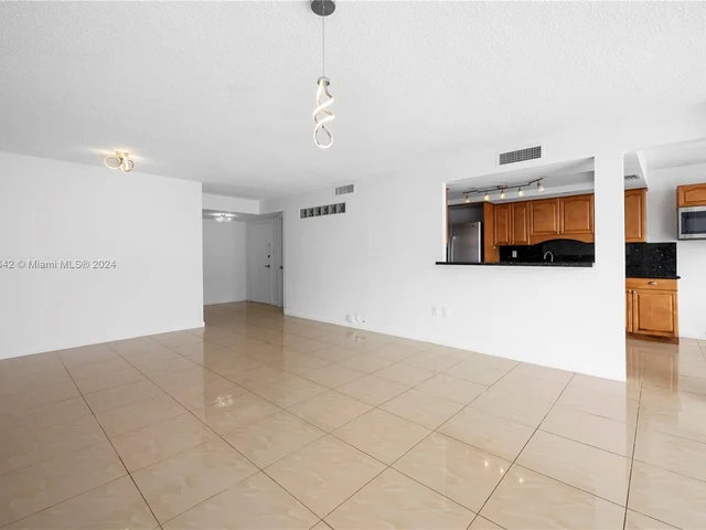 18061 Biscayne Blvd # 1701, Aventura FL 33160