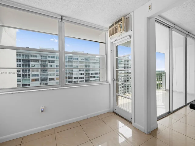 18061 Biscayne Blvd # 1701, Aventura FL 33160