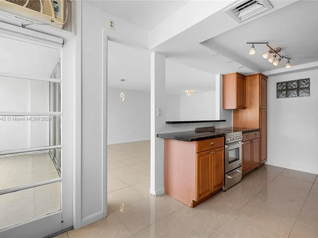 18061 Biscayne Blvd # 1701, Aventura FL 33160