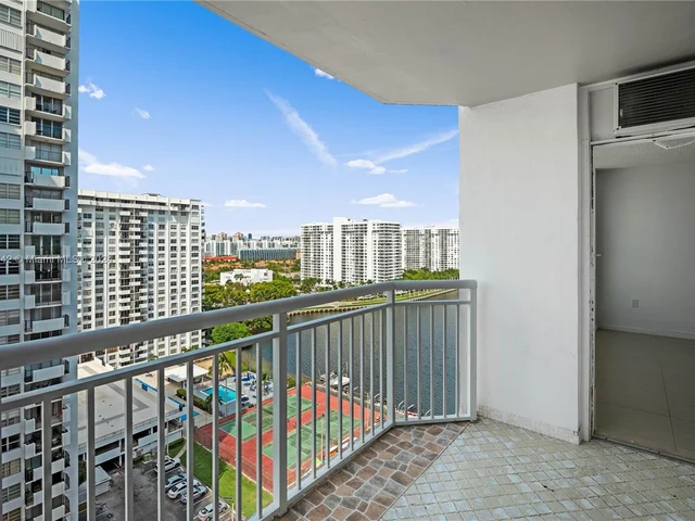 18061 Biscayne Blvd # 1701, Aventura FL 33160