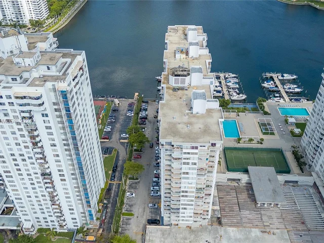 18061 Biscayne Blvd # 1701, Aventura FL 33160