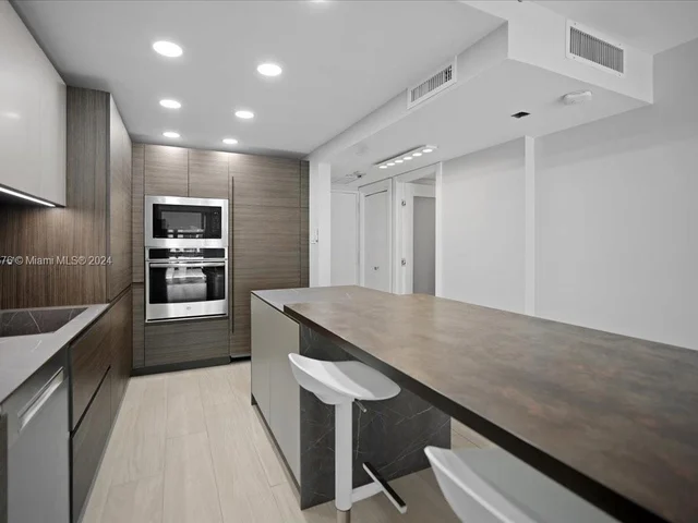 1865 BRICKELL Ave # A1005, Miami FL 33129