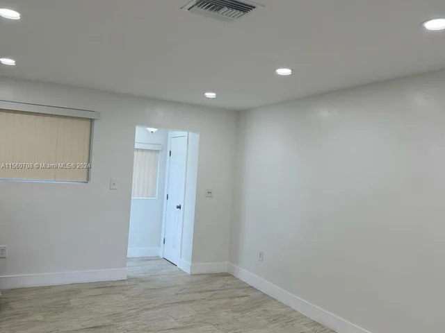 1222 NW 102nd St # 1222, Miami FL 33147