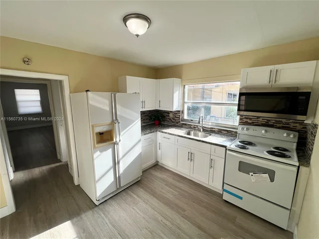 582 E 18th St # A, Hialeah FL 33013