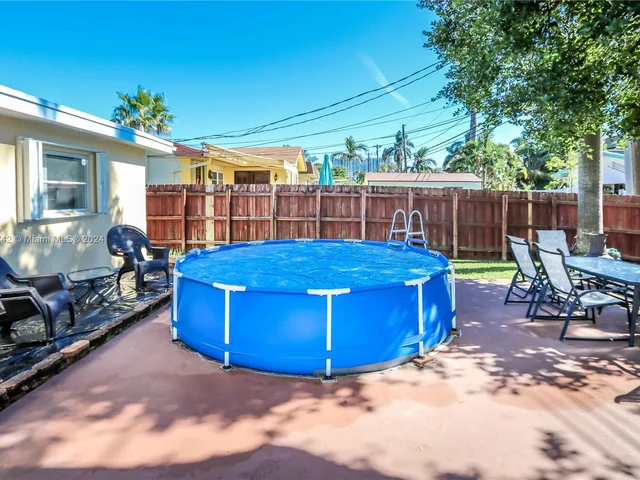 828 Johnson St, Hollywood FL 33019