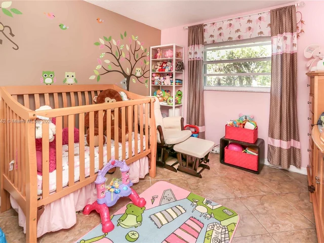 828 Johnson St, Hollywood FL 33019