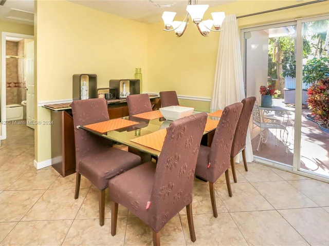 828 Johnson St, Hollywood FL 33019