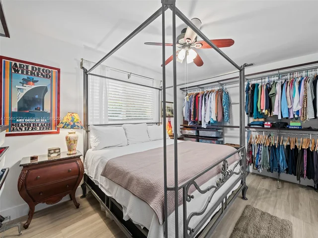 1025 Lincoln St, Hollywood FL 33019