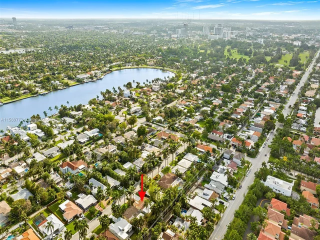 1025 Lincoln St, Hollywood FL 33019