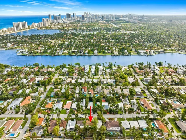 1025 Lincoln St, Hollywood FL 33019