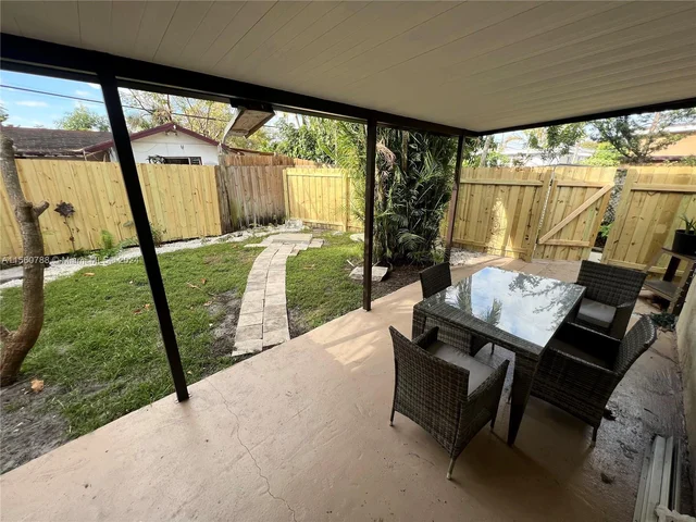 582 E 18th St # B, Hialeah FL 33013