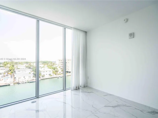 8425 Crespi Blvd # 502, Miami Beach FL 33141
