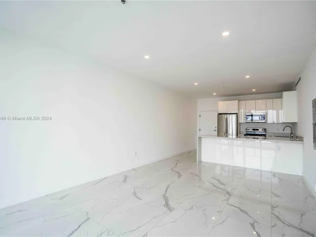 8425 Crespi Blvd # 502, Miami Beach FL 33141