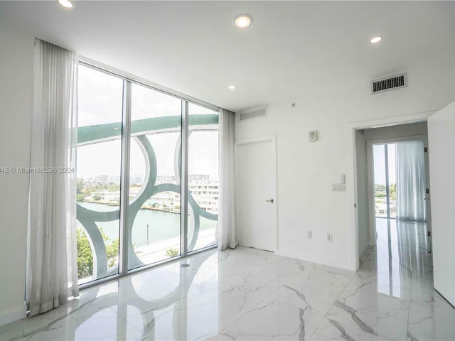 8425 Crespi Blvd # 502, Miami Beach FL 33141