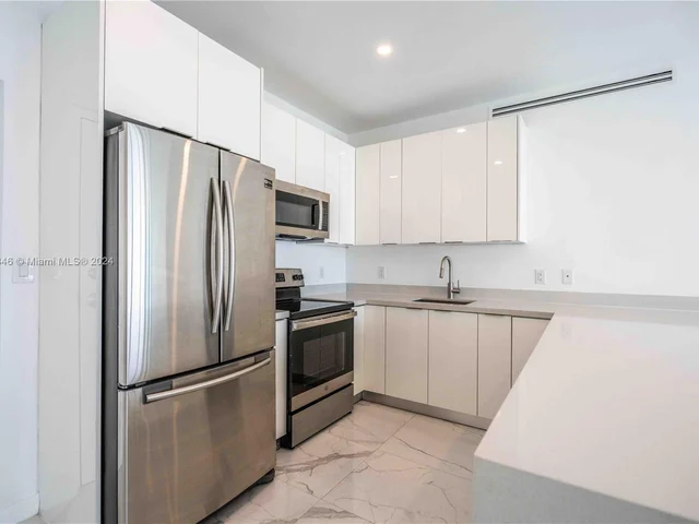 8425 Crespi Blvd # 502, Miami Beach FL 33141