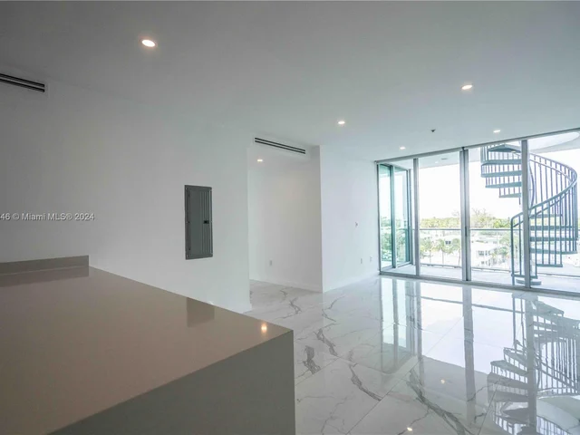 8425 Crespi Blvd # 502, Miami Beach FL 33141