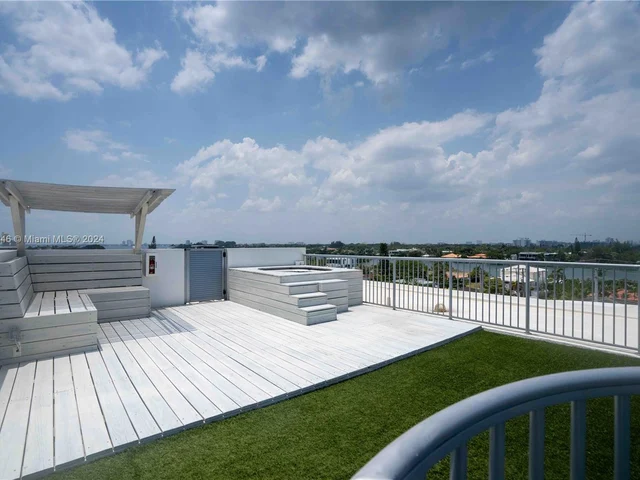 8425 Crespi Blvd # 502, Miami Beach FL 33141