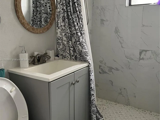 837 SW 26th St # 2, Fort Lauderdale FL 33315