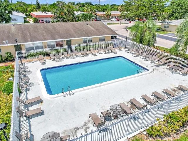 667 Kathy Ct # 4, Margate FL 33068