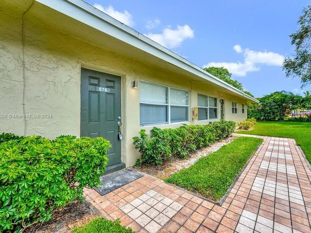 667 Kathy Ct # 4, Margate FL 33068