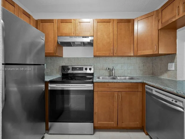 667 Kathy Ct # 4, Margate FL 33068