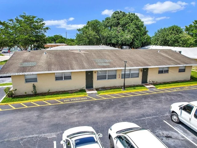 667 Kathy Ct # 4, Margate FL 33068