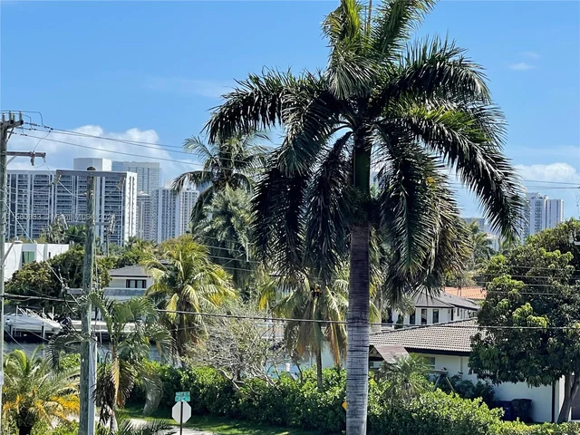 501 Blue Heron Dr # A, Hallandale Beach FL 33009