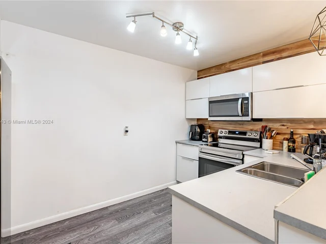 6010 S Falls Cir Dr # 319, Lauderhill FL 33319