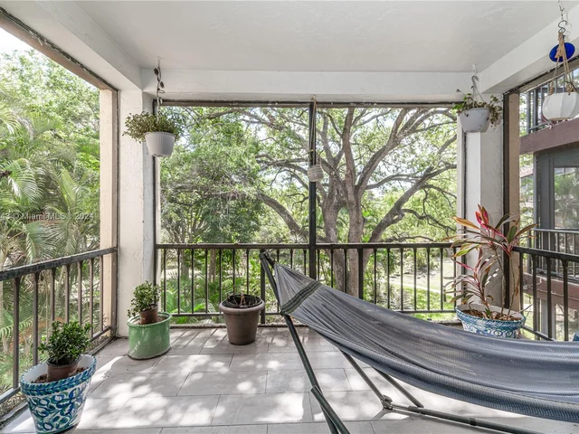 6010 S Falls Cir Dr # 319, Lauderhill FL 33319