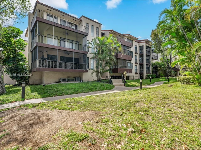 6010 S Falls Cir Dr # 319, Lauderhill FL 33319