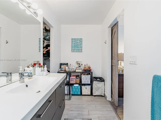 6010 S Falls Cir Dr # 319, Lauderhill FL 33319