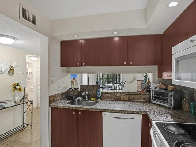 3470 Foxcroft Rd # 304, Miramar FL 33025