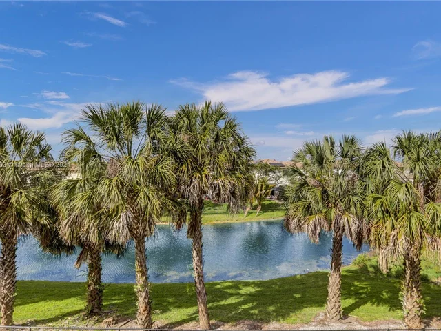 3470 Foxcroft Rd # 304, Miramar FL 33025