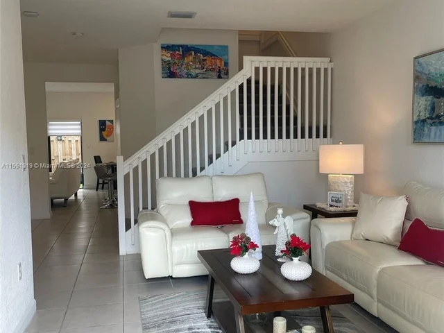 533 NE 206th Ln # 533, Miami FL 33179