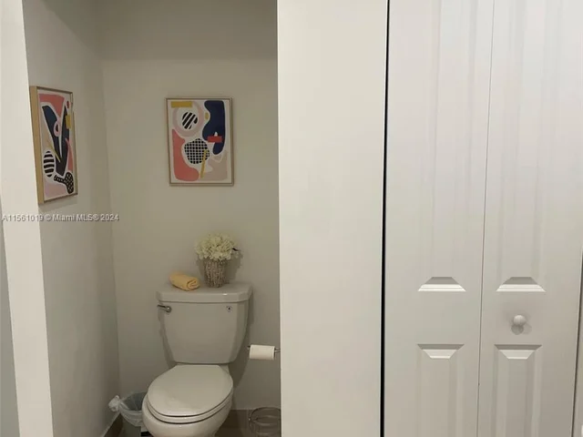 533 NE 206th Ln # 533, Miami FL 33179