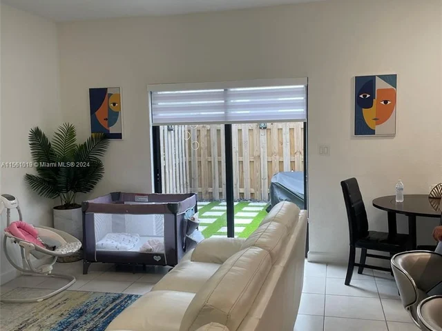 533 NE 206th Ln # 533, Miami FL 33179