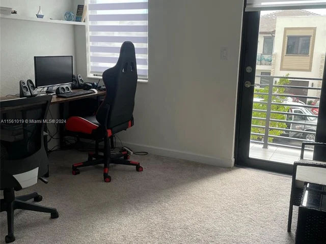 533 NE 206th Ln # 533, Miami FL 33179