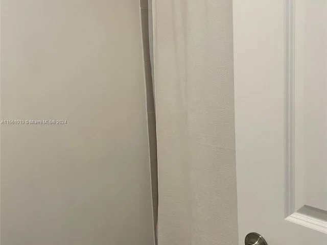 533 NE 206th Ln # 533, Miami FL 33179