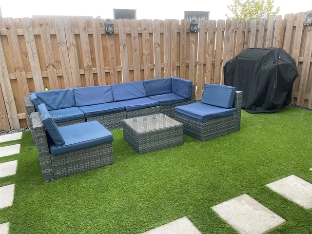 533 NE 206th Ln # 533, Miami FL 33179