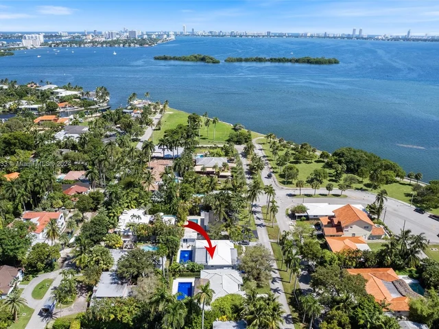 899 NE 71st St, Miami FL 33138