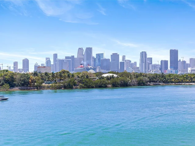 1000 Venetian Way # 101, Miami FL 33139