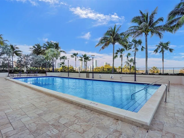 1000 Venetian Way # 101, Miami FL 33139