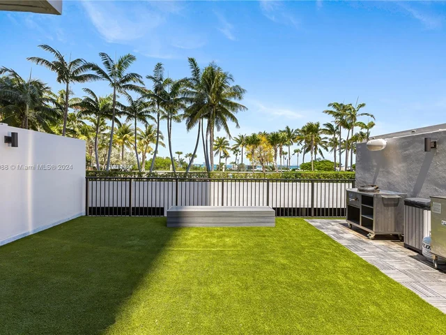 1000 Venetian Way # 101, Miami FL 33139