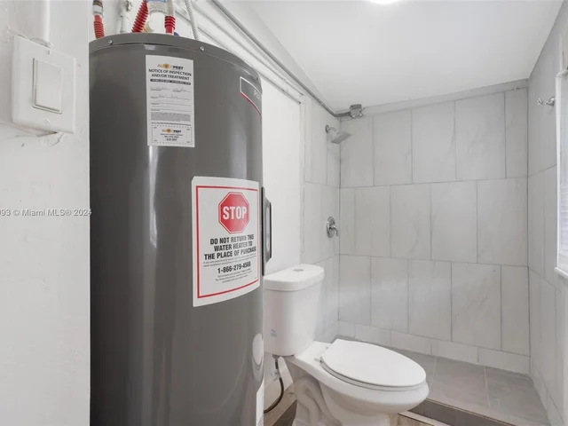 700 SW 67th Ave, Pembroke Pines FL 33023