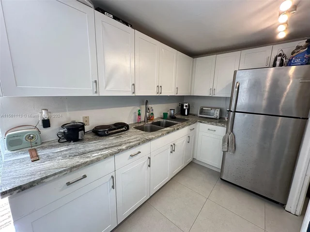 1215 NE 3rd Ave # 2, Fort Lauderdale FL 33304